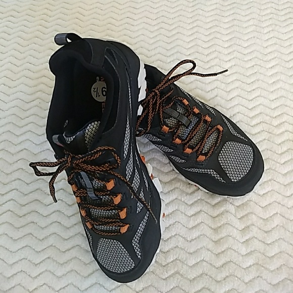 black merrell performance footwear